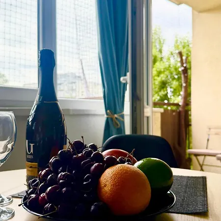 Cozy Pge Stadium Appartement *